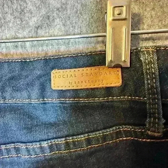 Social Standard by Sanctuary High-Rise Skinny Jeans - Size 8/29 - Picture 4 of 7